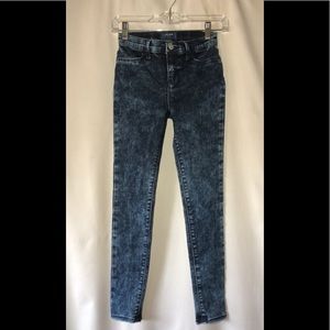 Blue acid washed denim jeans 💙